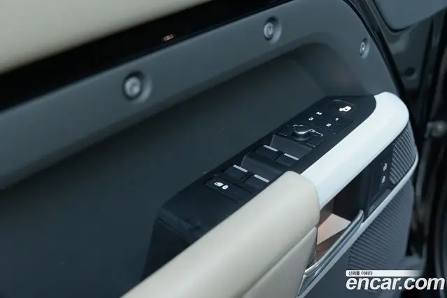 Land Rover Defender 2021 3.0 автомат (гидро), миниатюра 7