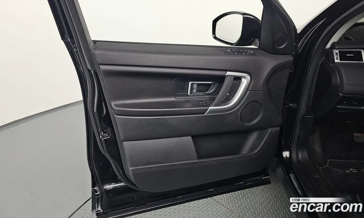 Land Rover Discovery Sport 2018 2.0 автомат (гидро), фото 14