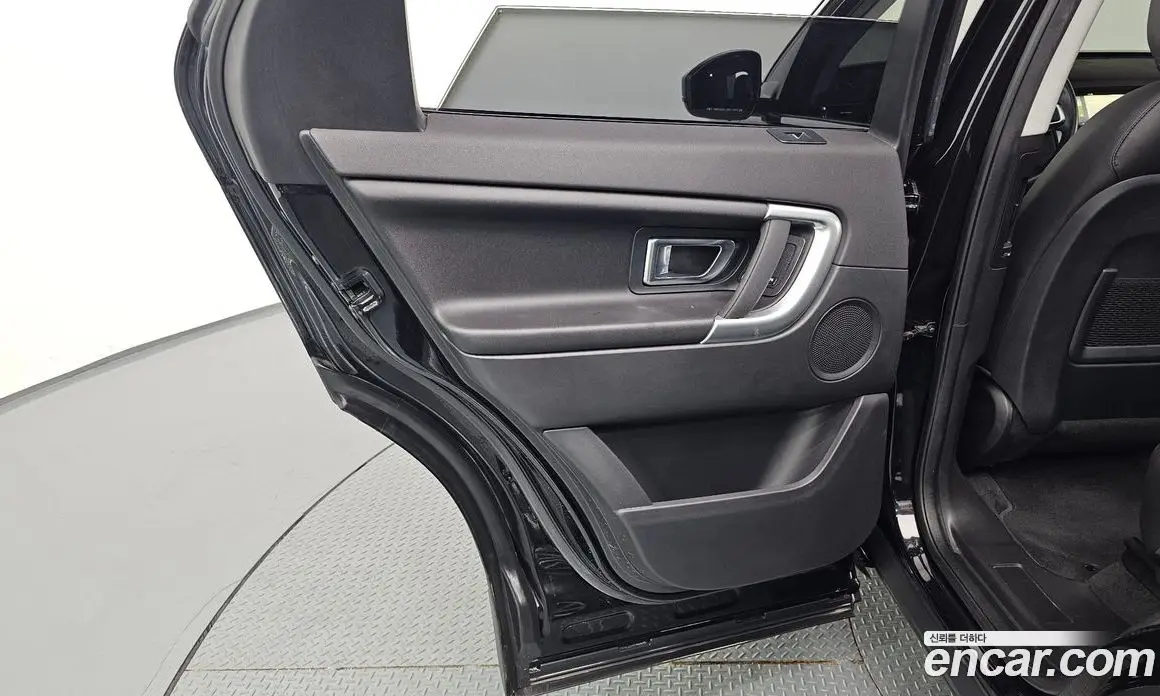 Land Rover Discovery Sport 2018 2.0 автомат (гидро), фото 15