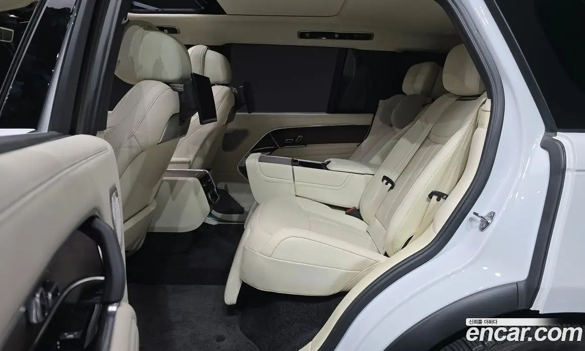 Land Rover Range Rover 2022 4.4 автомат (гидро), фото 18