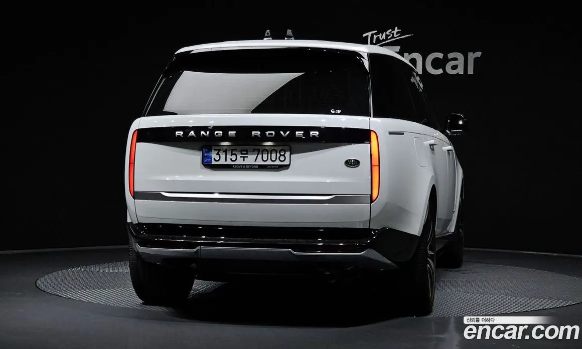 Land Rover Range Rover 2022 4.4 автомат (гидро), фото 4