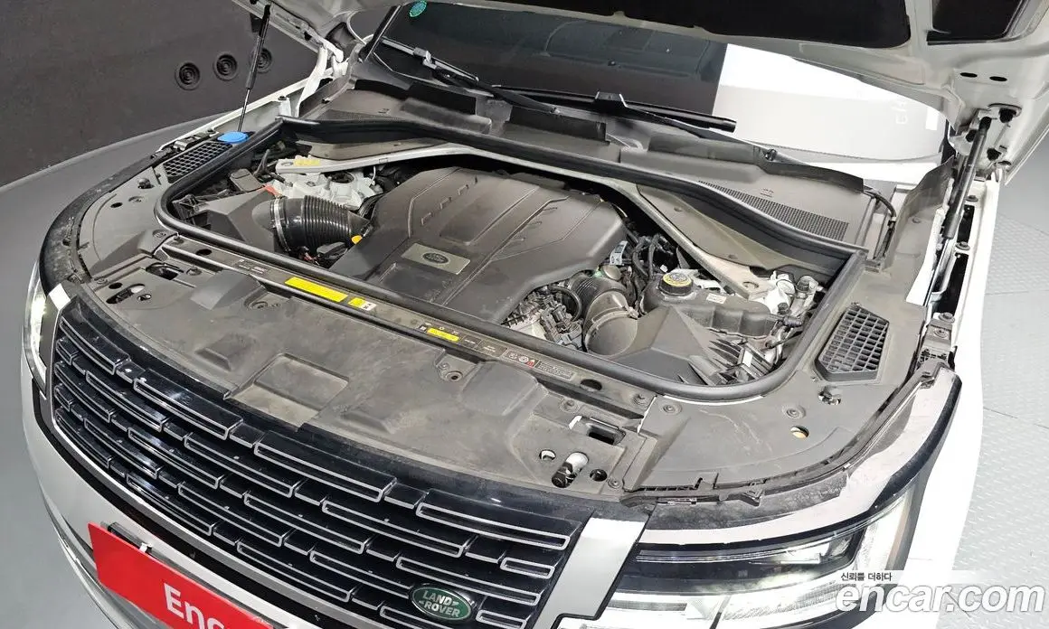 Land Rover Range Rover 2022 4.4 автомат (гидро), фото 6