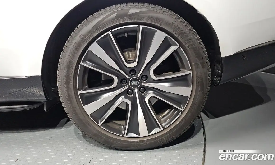 Land Rover Range Rover 2022 4.4 автомат (гидро), фото 7