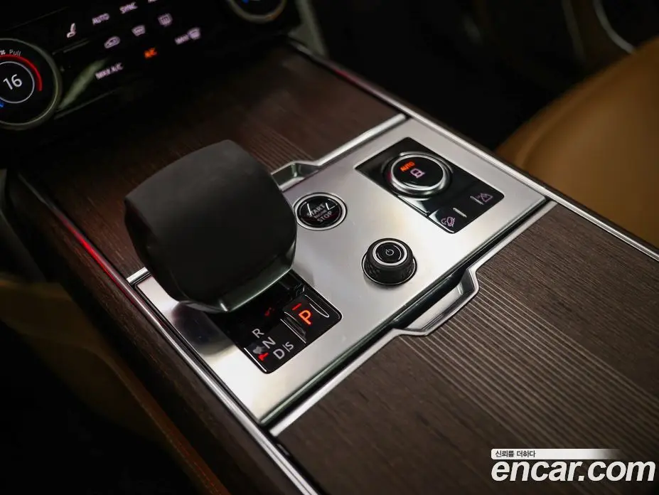 Land Rover Range Rover 2022 4.4 автомат (гидро), фото 11