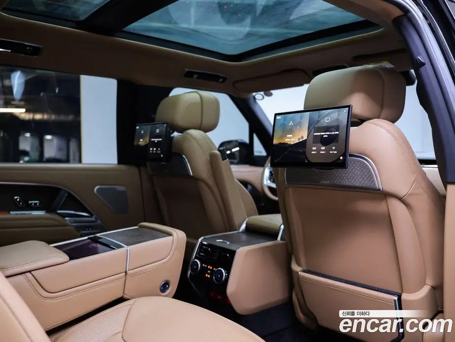 Land Rover Range Rover 2022 4.4 автомат (гидро), фото 13