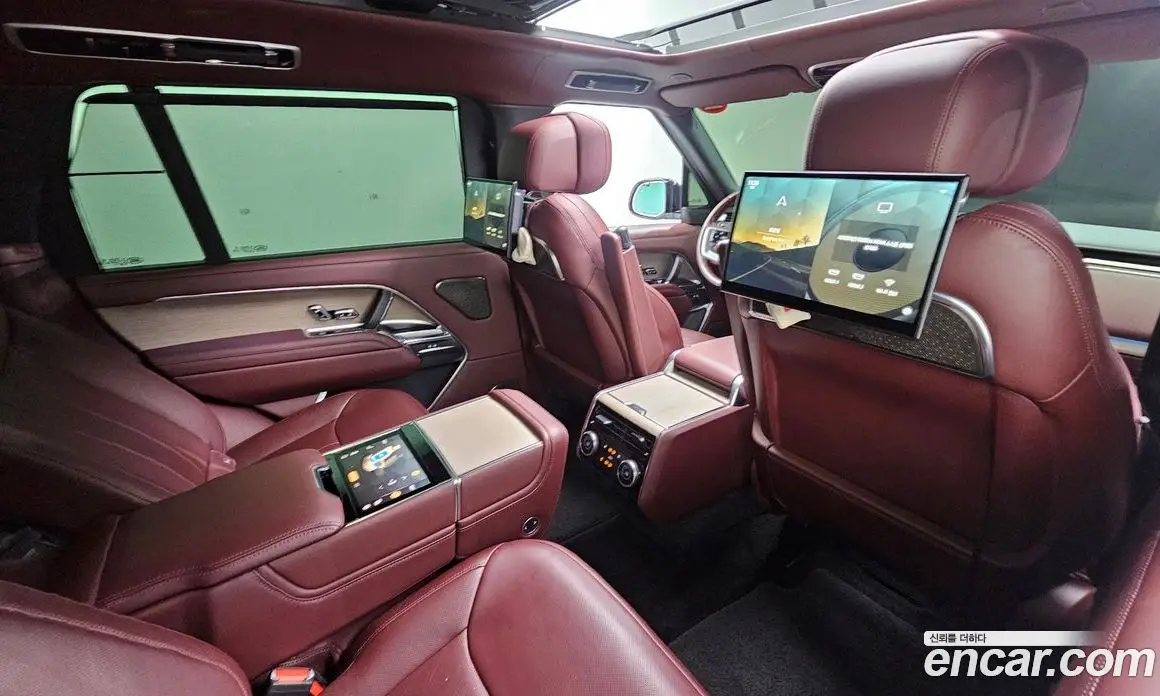 Land Rover Range Rover 2023 4.4 автомат (гидро), фото 11