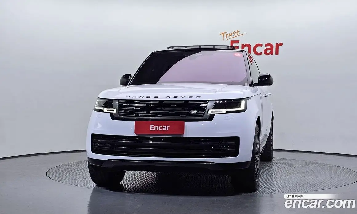 Land Rover Range Rover 2023 4.4 автомат (гидро), фото 3