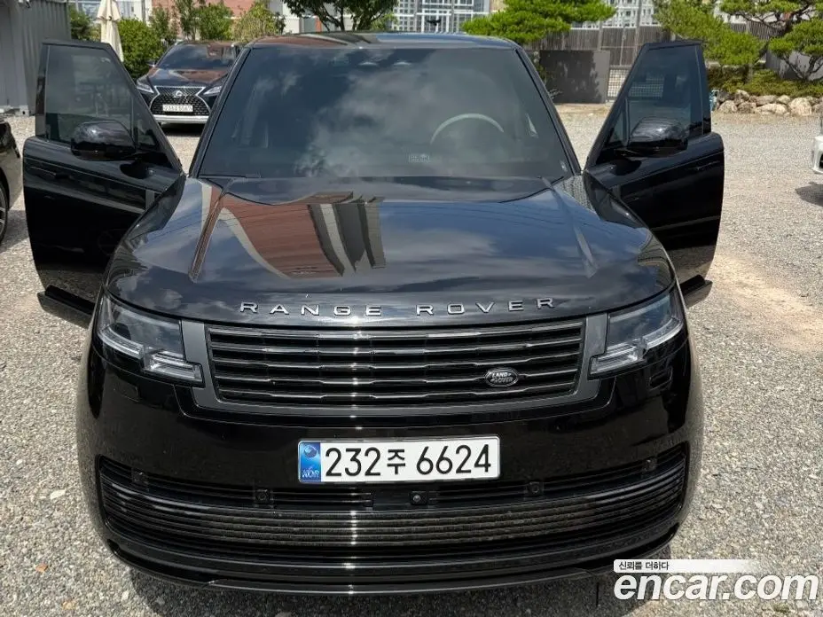 Land Rover Range Rover 2024 4.4 автомат (гидро), фото 3