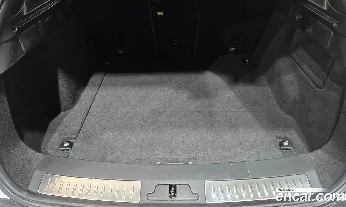 Land Rover Range Rover Velar 2017 2.0 автомат (гидро), фото 26