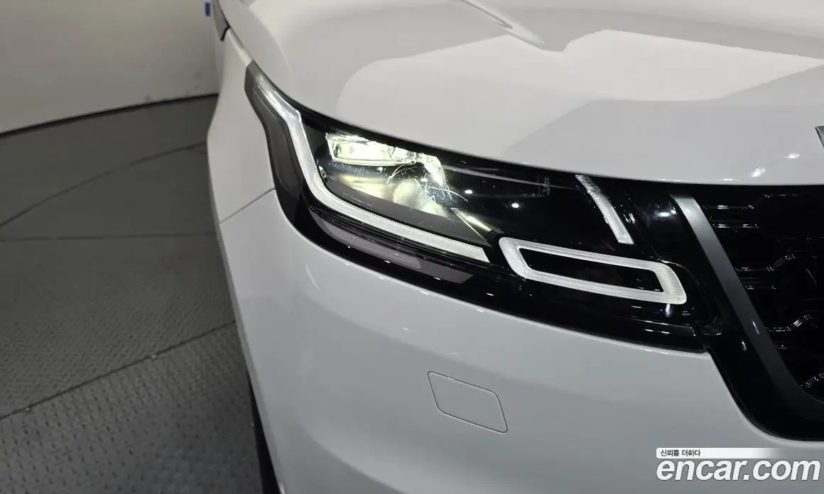 Land Rover Range Rover Velar 2017 2.0 автомат (гидро), фото 8