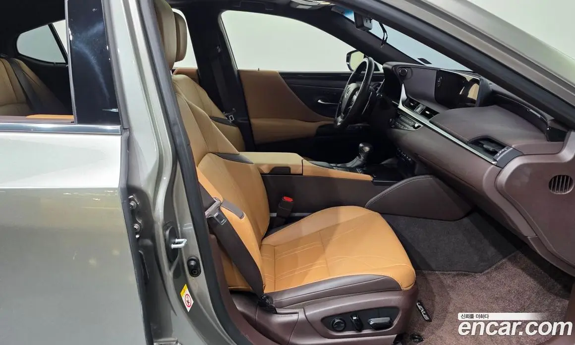 Lexus ES 2018 2.5 автомат (гидро), фото 11