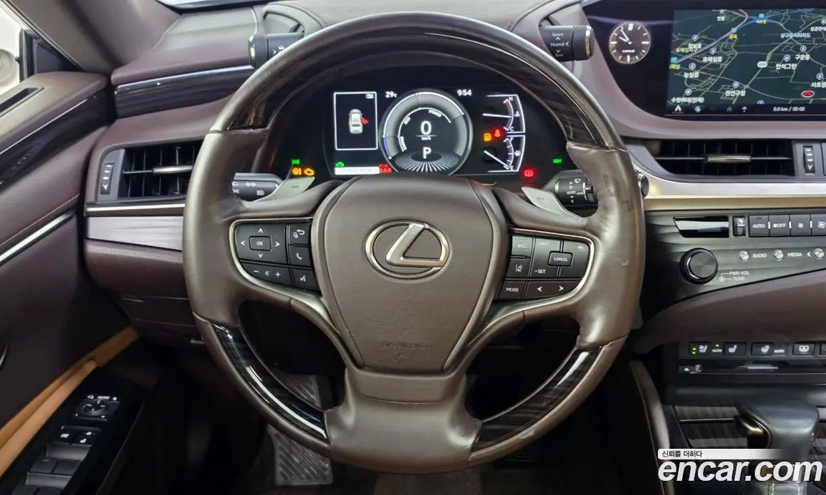 Lexus ES 2018 2.5 автомат (гидро), фото 13