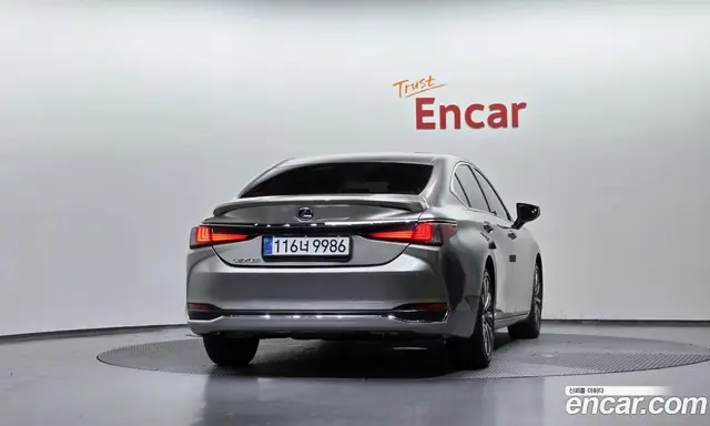 Lexus ES 2018 2.5 автомат (гидро), миниатюра 4