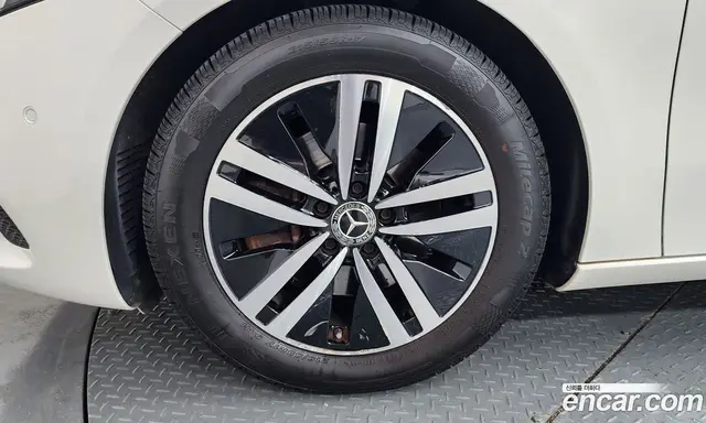 Mercedes-Benz A-Class 2021 2.0 автомат (гидро), миниатюра 5