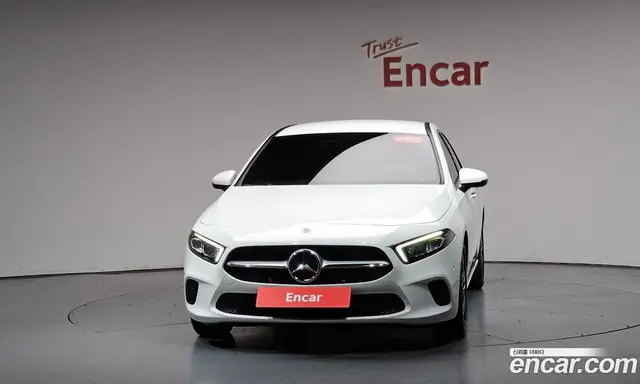 Mercedes-Benz A-Class 2021 2.0 автомат (гидро), миниатюра 2