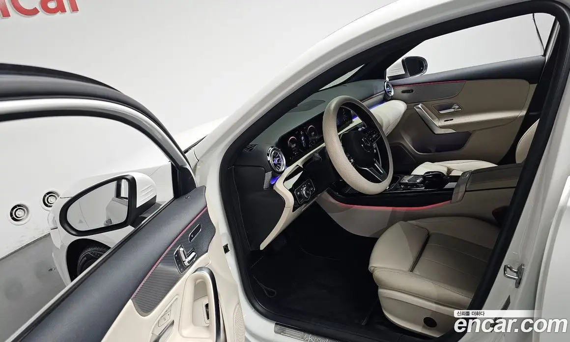 Mercedes-Benz A-Class 2021 2.0 автомат (гидро), фото 12