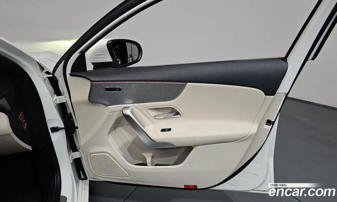 Mercedes-Benz A-Class 2021 2.0 автомат (гидро), фото 13