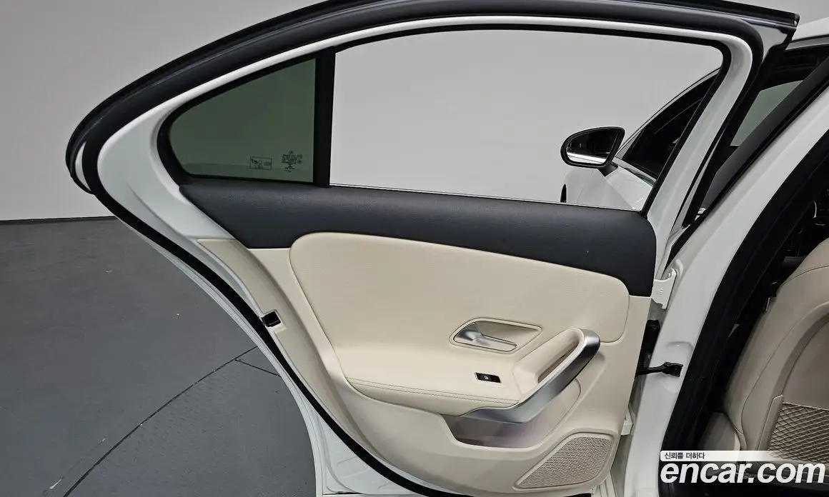 Mercedes-Benz A-Class 2021 2.0 автомат (гидро), фото 14