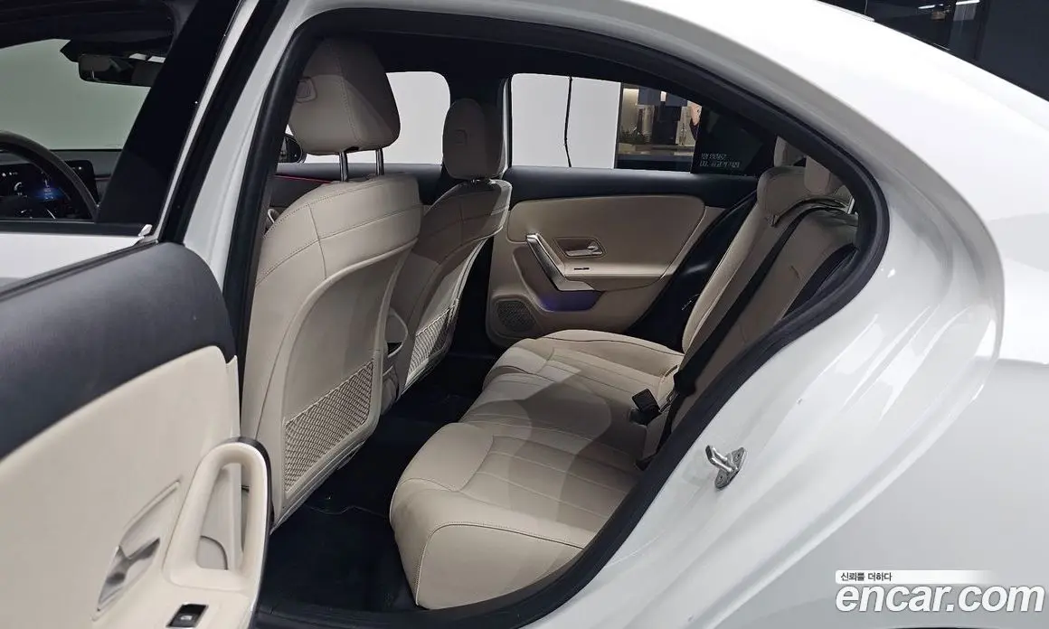 Mercedes-Benz A-Class 2021 2.0 автомат (гидро), фото 17