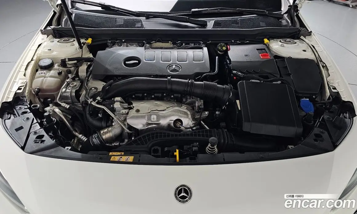 Mercedes-Benz A-Class 2021 2.0 автомат (гидро), фото 5