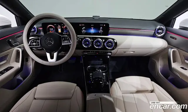 Mercedes-Benz A-Class 2021 2.0 автомат (гидро), миниатюра 9