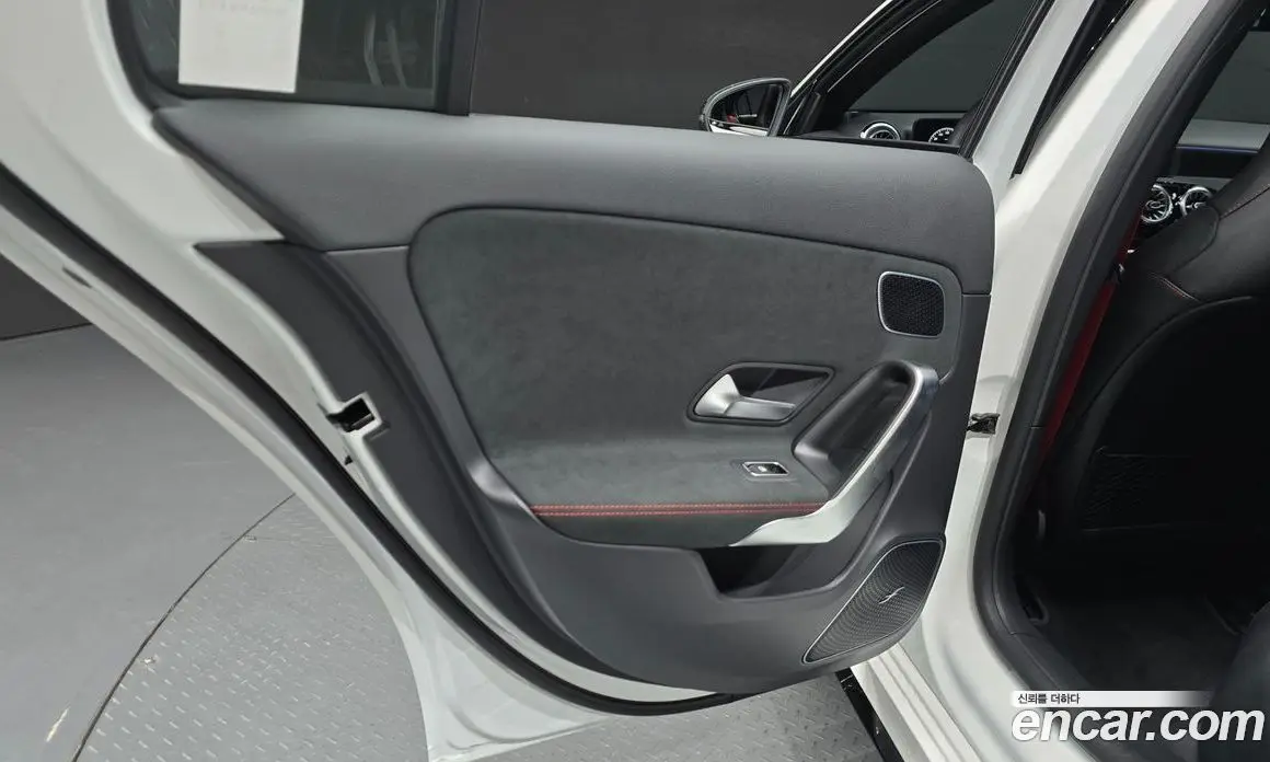 Mercedes-Benz A-Class 2025 2.0 автомат (гидро), фото 14