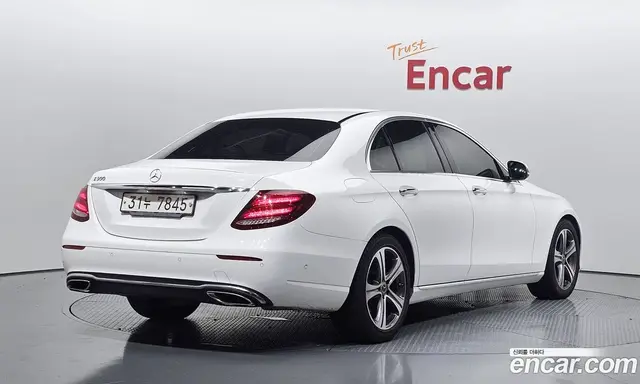 Mercedes-Benz E-Class 2018 2.0 автомат (гидро), миниатюра 2