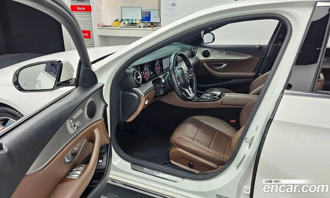 Mercedes-Benz E-Class 2018 2.0 автомат (гидро), фото 13
