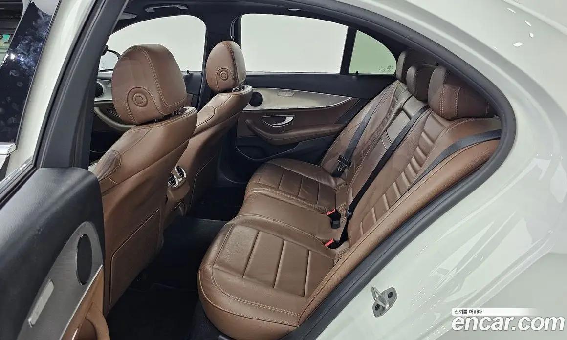 Mercedes-Benz E-Class 2018 2.0 автомат (гидро), фото 18