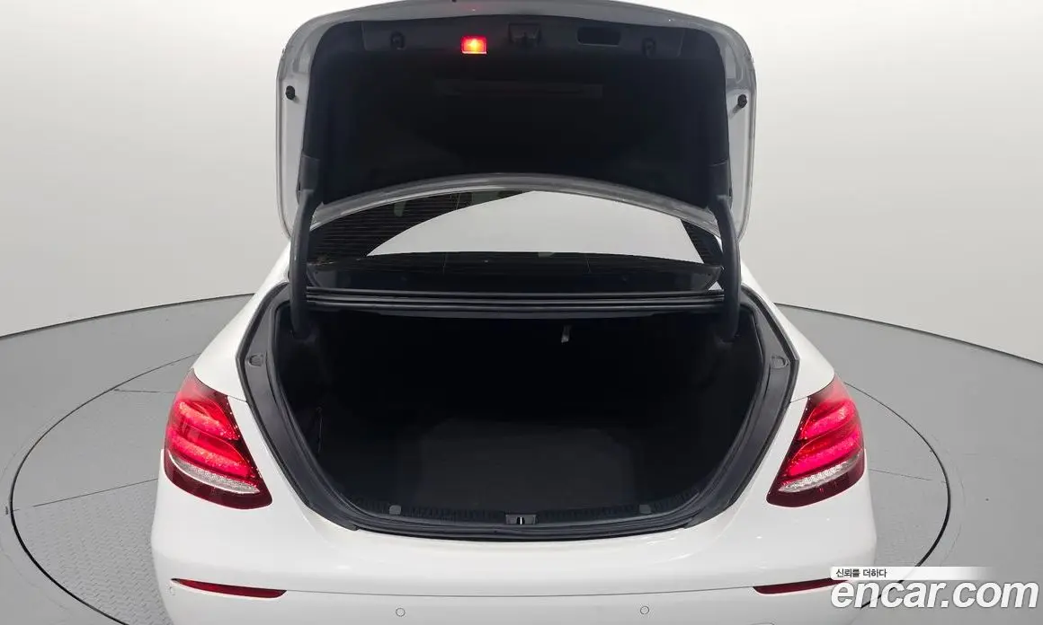 Mercedes-Benz E-Class 2018 2.0 автомат (гидро), фото 26