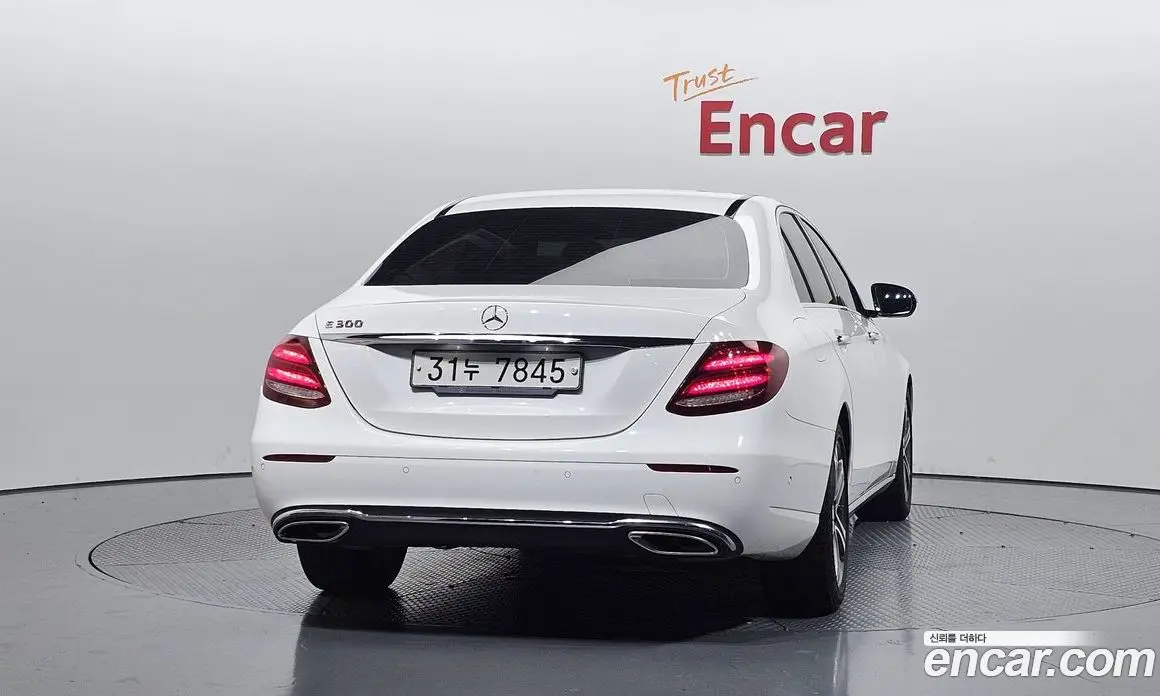 Mercedes-Benz E-Class 2018 2.0 автомат (гидро), фото 4