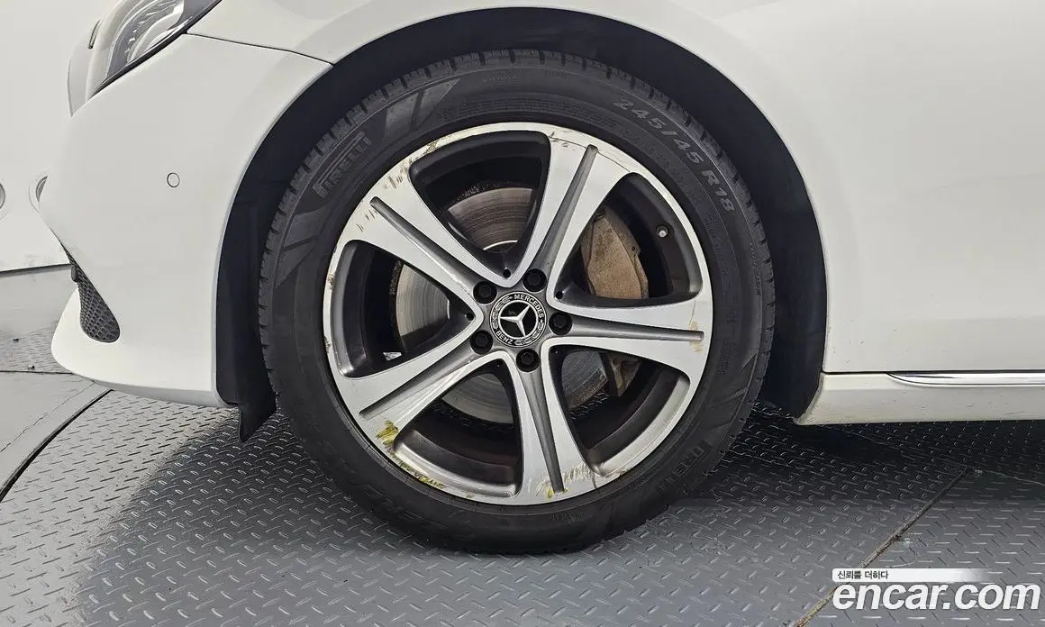 Mercedes-Benz E-Class 2018 2.0 автомат (гидро), фото 5