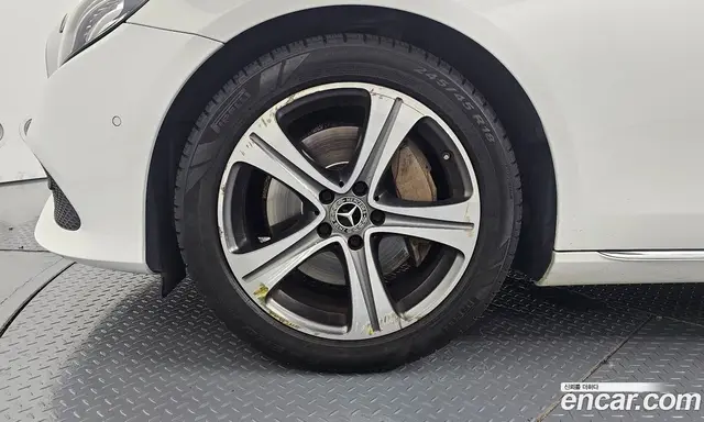 Mercedes-Benz E-Class 2018 2.0 автомат (гидро), миниатюра 5