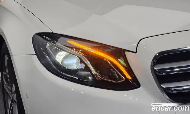 Mercedes-Benz E-Class 2018 2.0 автомат (гидро), миниатюра 8