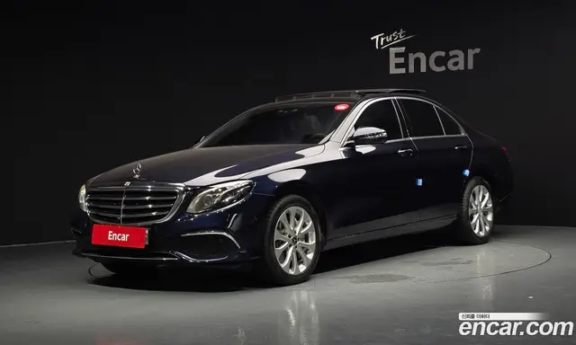 Mercedes-Benz E-Class 2019 2.0 автомат (гидро), миниатюра 1