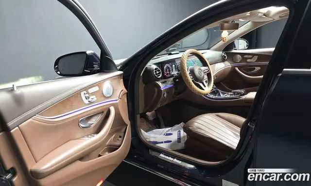 Mercedes-Benz E-Class 2019 2.0 автомат (гидро), миниатюра 10