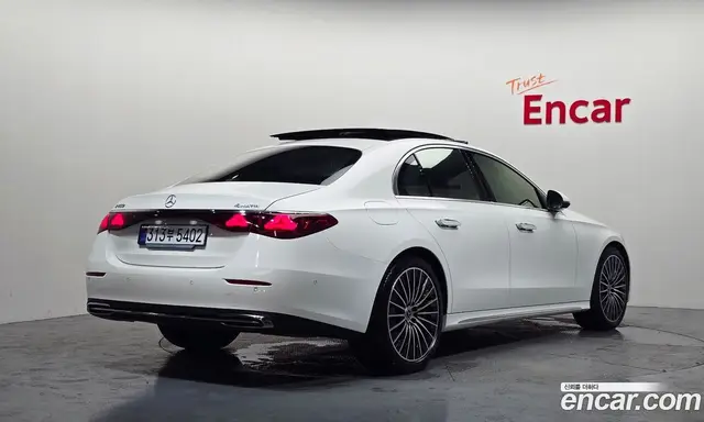 Mercedes-Benz E-Class 2025 3.0 автомат (гидро), миниатюра 2