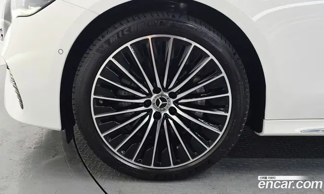 Mercedes-Benz E-Class 2025 3.0 автомат (гидро), миниатюра 5