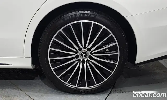 Mercedes-Benz E-Class 2025 3.0 автомат (гидро), миниатюра 7