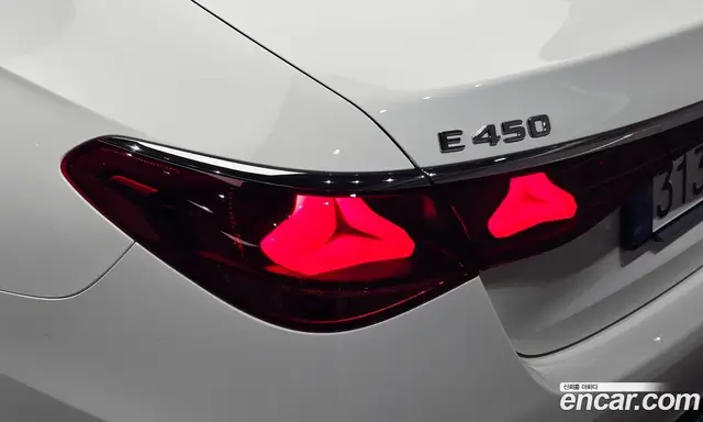 Mercedes-Benz E-Class 2025 3.0 автомат (гидро), миниатюра 9