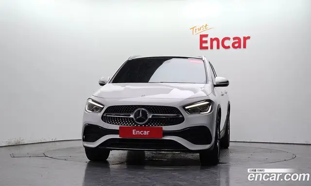 Mercedes-Benz GLA-Class 2020 2.0 автомат (гидро), миниатюра 2