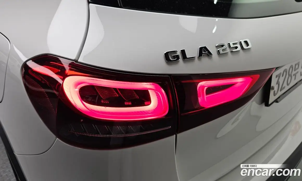 Mercedes-Benz GLA-Class 2020 2.0 автомат (гидро), фото 8