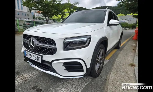 Mercedes-Benz GLB-Class 2024 2.0 автомат (гидро), миниатюра 2