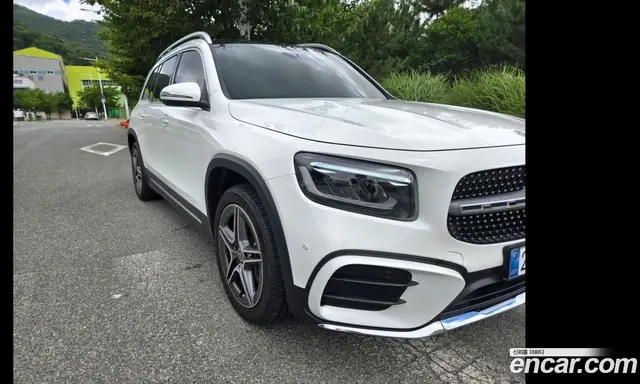 Mercedes-Benz GLB-Class 2024 2.0 автомат (гидро), миниатюра 3