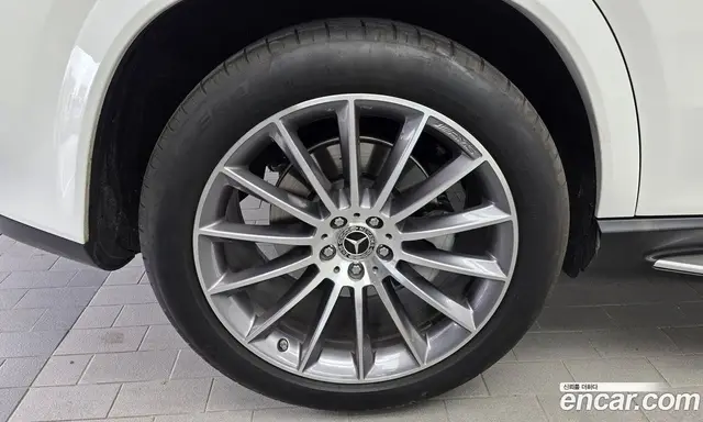 Mercedes-Benz GLE-Class 2025 3.0 автомат (гидро), миниатюра 5