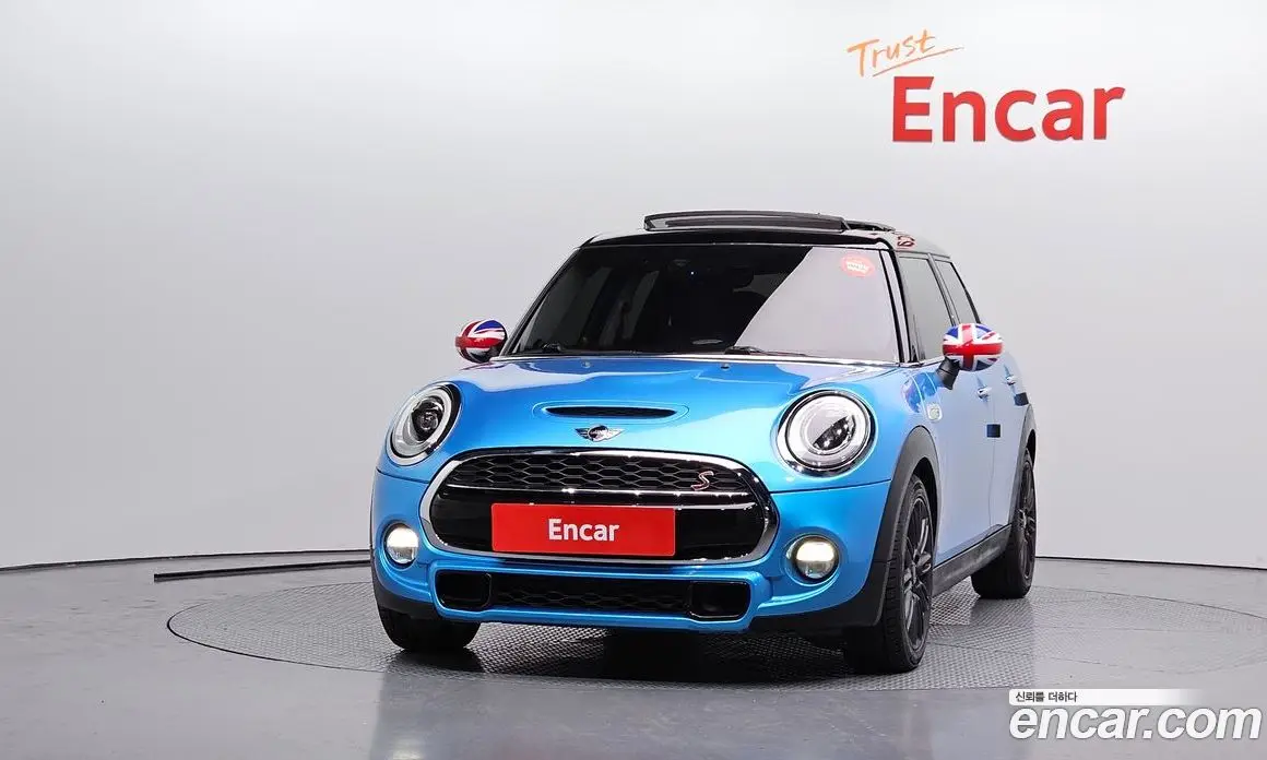 Mini Cooper 2016 2.0 автомат (гидро), фото 3 Mini Cooper 2016 2.0 автомат (гидро), фото 3