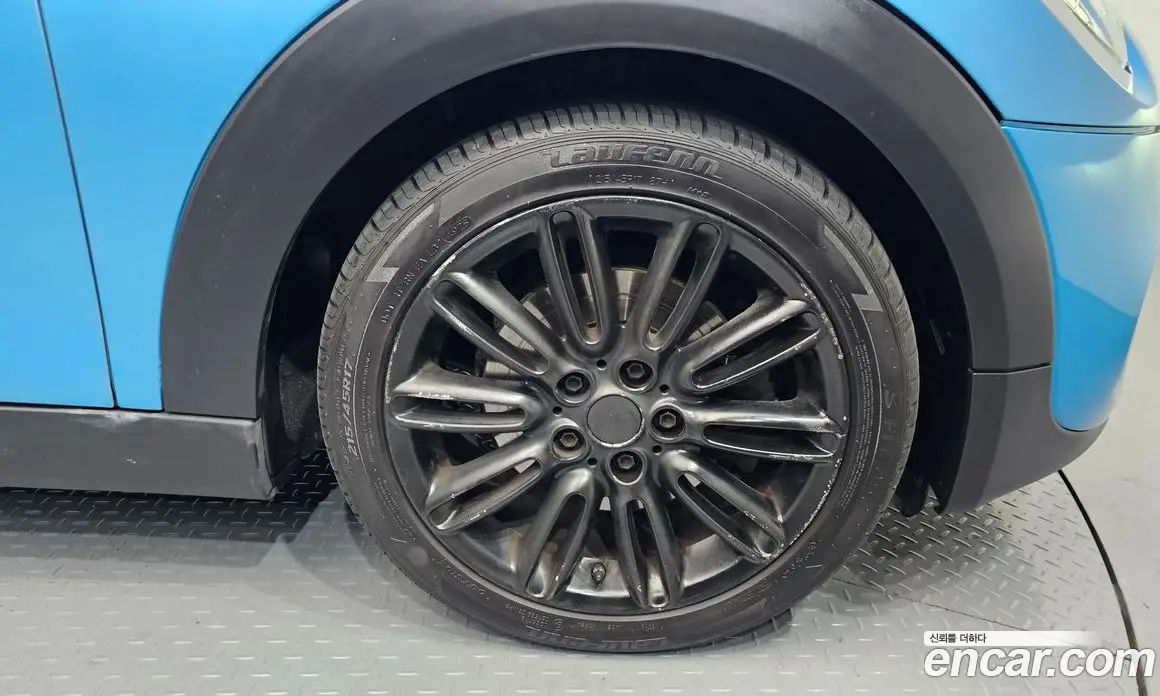 Mini Cooper 2016 2.0 автомат (гидро), фото 5 Mini Cooper 2016 2.0 автомат (гидро), фото 5
