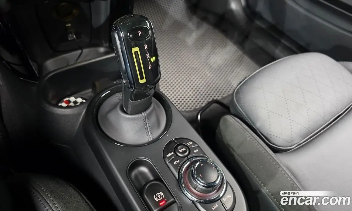 Mini Cooper 2023 автомат (гидро), фото 9