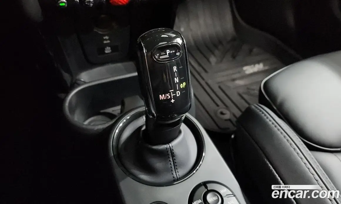 Mini Cooper 2024 2.0 автомат (гидро), фото 12