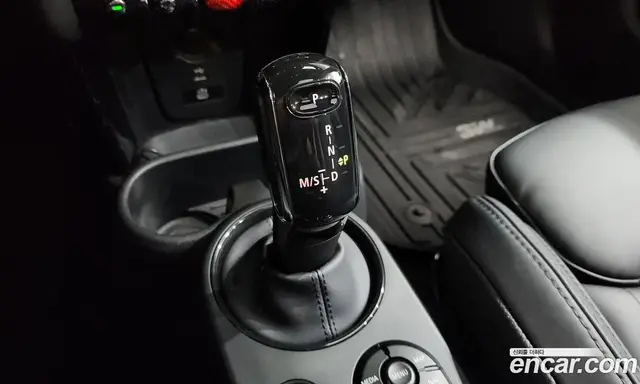 Mini Cooper 2024 2.0 автомат (гидро), миниатюра 12